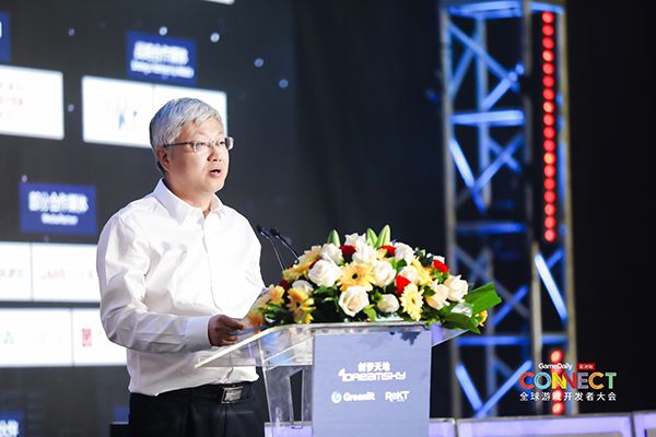 組創(chuàng)優(yōu)秀員工合影2019年